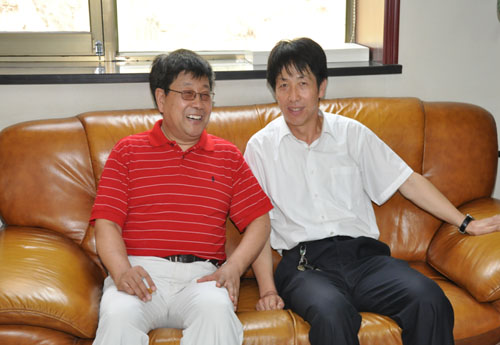 香港福山國際能源有限公司董事局主席王平生與衛(wèi)旺?？偨?jīng)理促膝而談